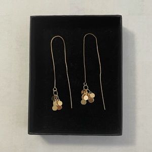 Dangle gold earring